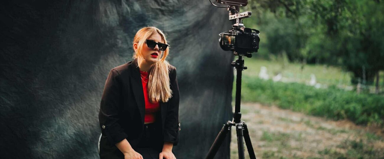 Nikka Kusendová spieva o vnútornej slobode, hravosti a dospelosti, ktorá nie je vždy výhrou v novinke Skryté ja